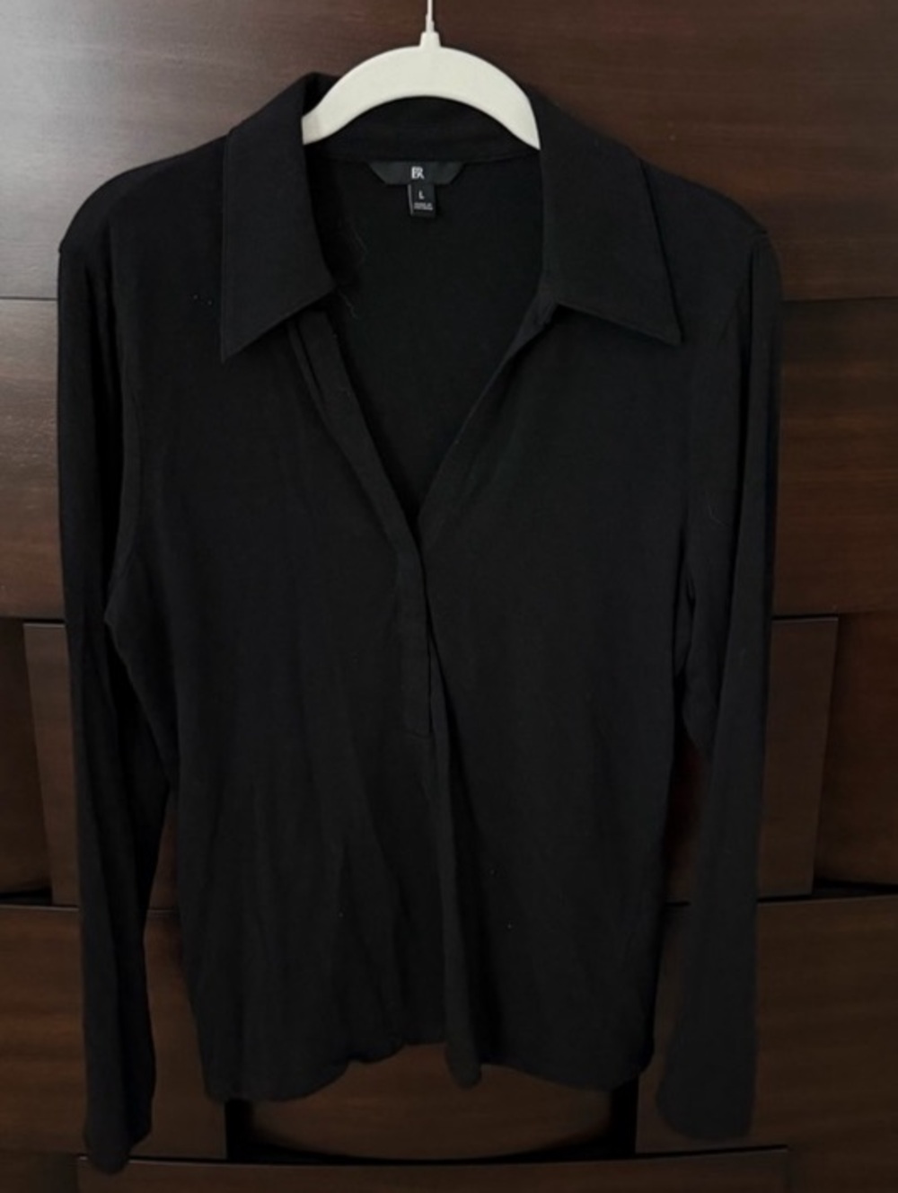LIKE NEW Banana Republic Long Sleeve Collared V-Neck Top | Black | L